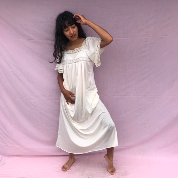 Adorable long Robe - Picture 6 of 8